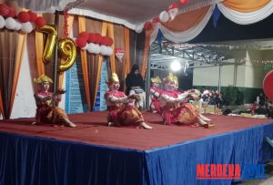 Kepala Desa Munjuk Sampurna Lampung Selatan Bagikan Hadiah Pemenang Juara Lomba