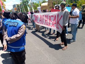 Gerakan Pemuda Nasionalis Geruduk Gedung Pemkab Lamongan, Berikut Tuntutanya