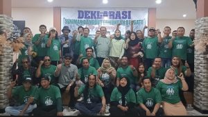 Seniman Dangdut Lamongan Deklarasikan Dukungan Untuk Haji Ghofur dan Firosya di Pilkada 2024