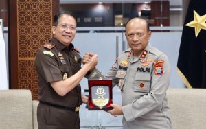 Kapolda Jatim Terima Kunjungan Kajati Perkuat Sinergitas Antar Lembaga Penegak Hukum
