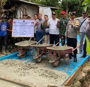 Untuk Meningkatkan Perekonomian Masyarakat, Pemdes Hatta Bangun Jalan Cor Beton