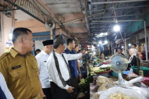 Mentan Amran Pastikan Pemerintah Salurkan Beras SPHP Guna Stabilkan Harga Hingga Desember 2025