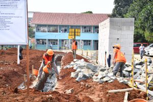 13 Ribu Sekolah Direvitilisasi, Ditarget Rampung Desember 2025