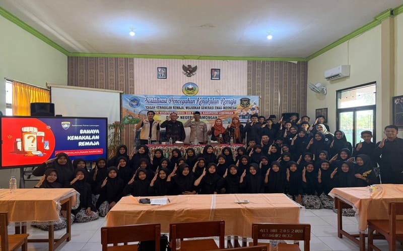 Cegah Kenakalan Pelajar, Satbinmas Polres Gelar Sosialisasi di SMPN 5 Lamongan