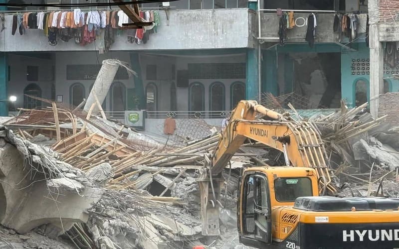37 Santri Ditemukan Meninggal Saat Evakuasi Reruntuhan Gedung Mushola Al Khoziny, Pencarian Masih Berlanjut