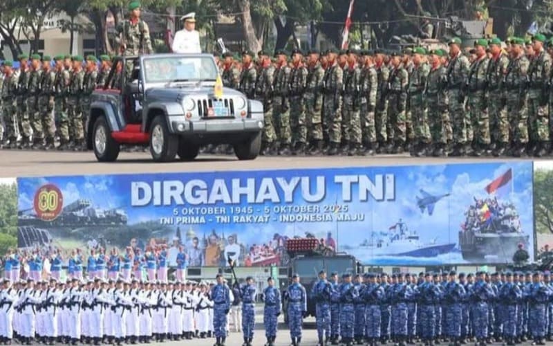 Wakajati Jatim Hadiri Upacara Peringatan HUT ke-80 TNI di Lapangan Marinir Surabaya