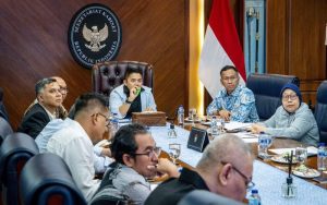 Seskab Teddy Tekankan Program Prioritas Pemerintah Harus Cepat dan Tepat